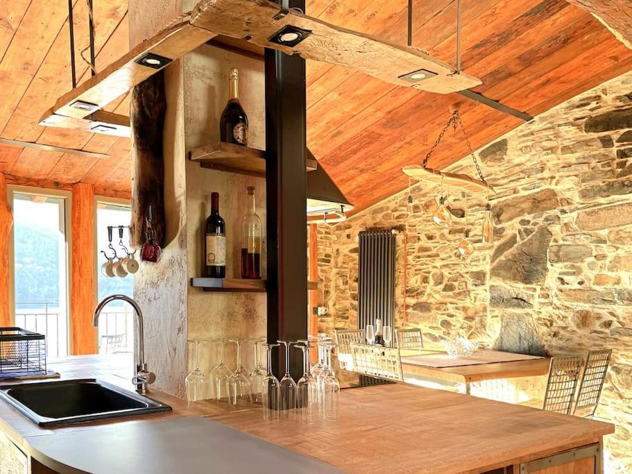 Romantic Home Stone With Amazing View Lake Of Como And Oleandra Лальо Екстериор снимка