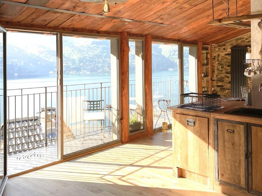 Romantic Home Stone With Amazing View Lake Of Como And Oleandra Лальо Екстериор снимка