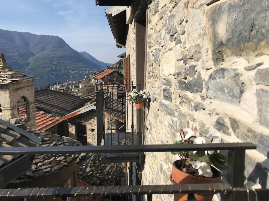 Romantic Home Stone With Amazing View Lake Of Como And Oleandra Лальо Екстериор снимка