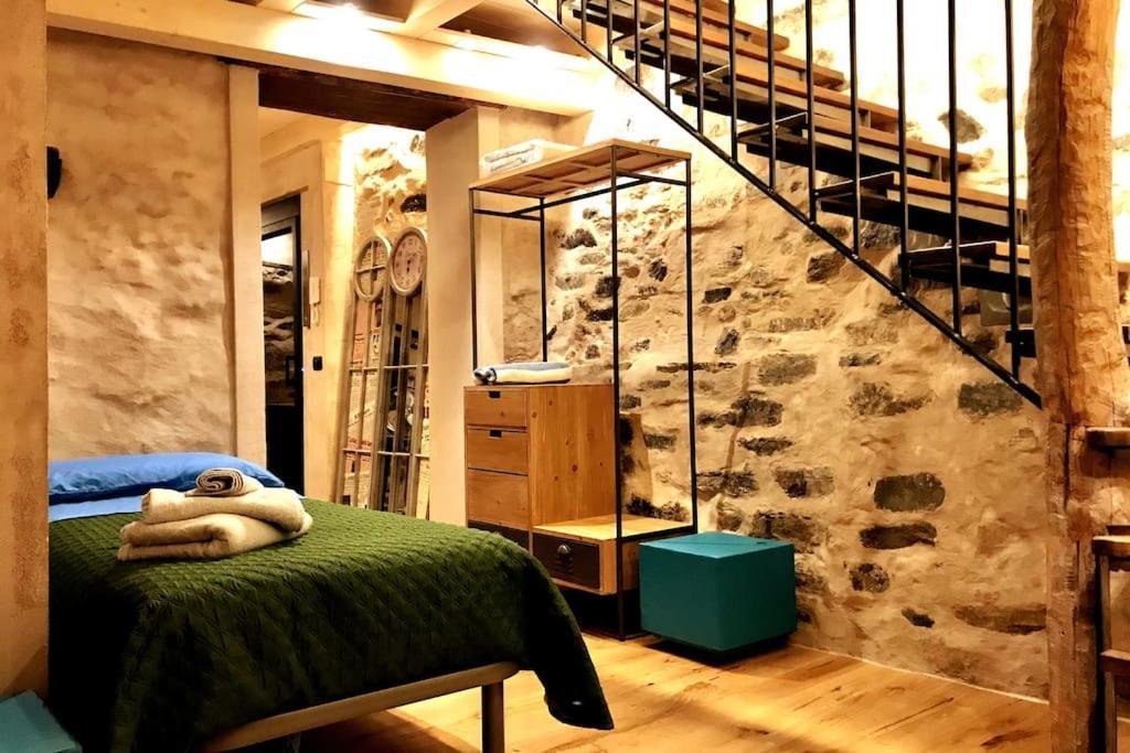 Romantic Home Stone With Amazing View Lake Of Como And Oleandra Лальо Екстериор снимка
