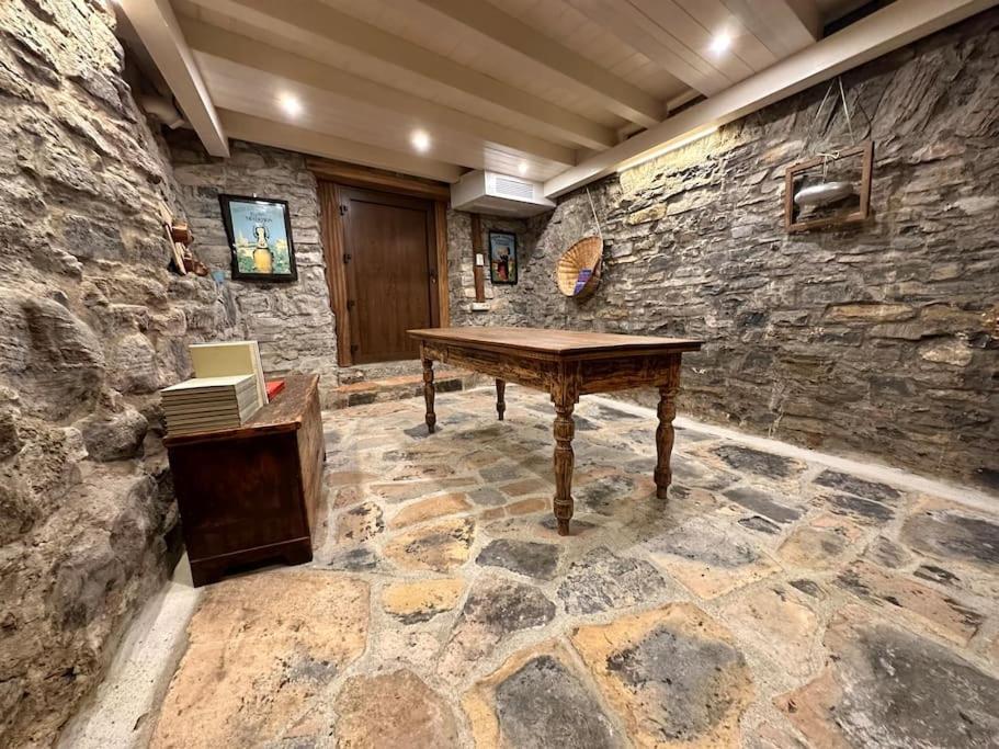 Romantic Home Stone With Amazing View Lake Of Como And Oleandra Лальо Екстериор снимка