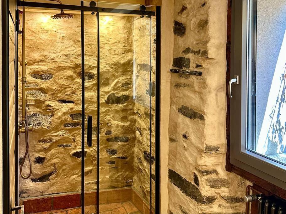 Romantic Home Stone With Amazing View Lake Of Como And Oleandra Лальо Екстериор снимка